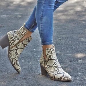 Mata Celeste Booties
